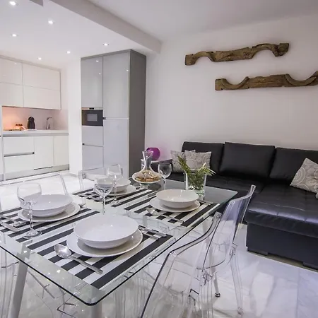 Ibericabeds Rejas Design Apartment *